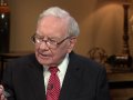 Warren Buffett still uses a flip phone, despite Tim Cook's best efforts to convert him to an iPhone