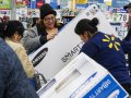Wal-Mart promises 30-second returns in stores, as Amazon tries to catch up