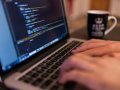 ? Como Começar na Programação: Um Guia Realista para Quem Está Começando do Zero